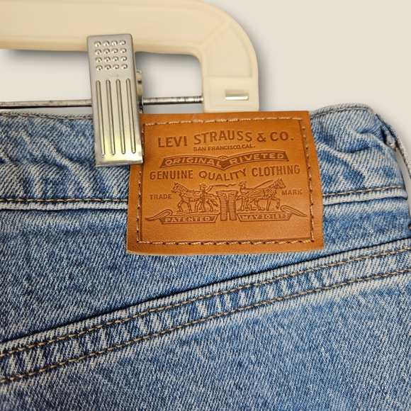 Levi's 70's High Rise Slim Straight Jean Women's Size 18W Premium Denim 30" L - Picture 15 of 15
